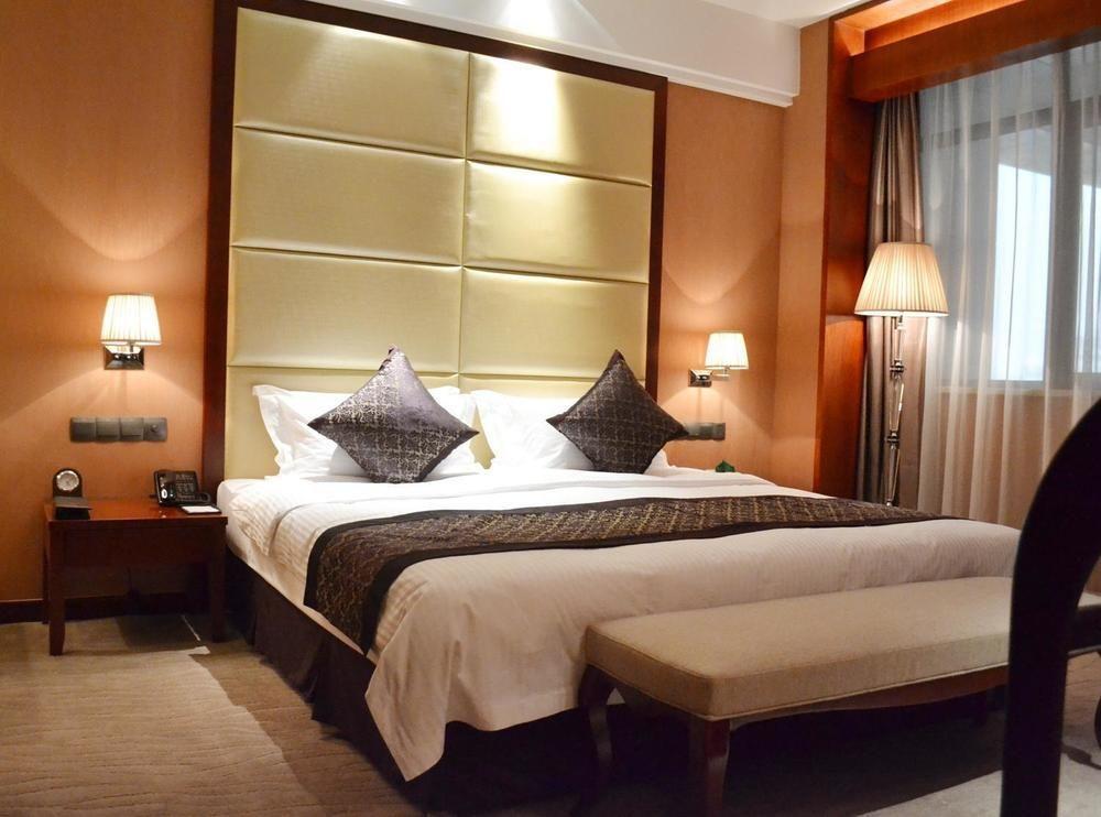 Wuhan Tianchimel Hotel Экстерьер фото