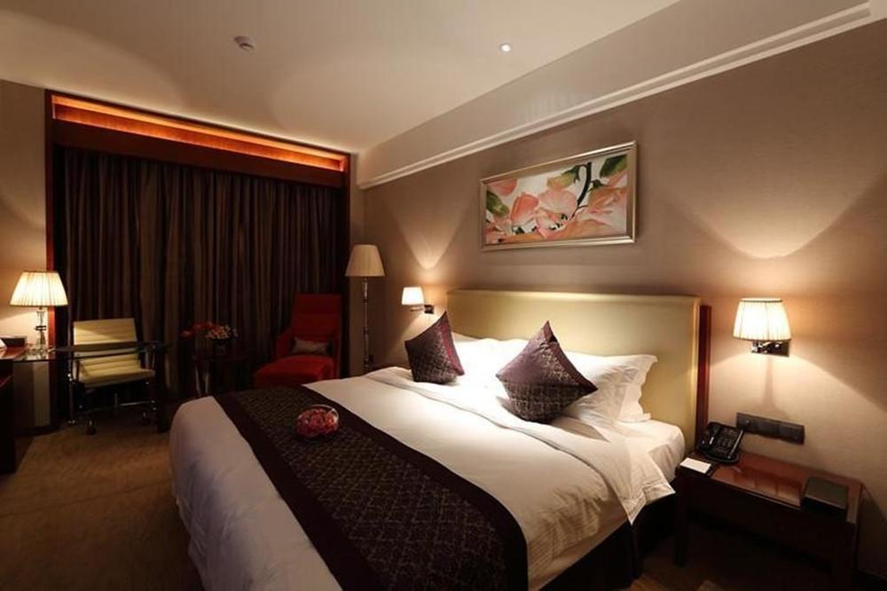 Wuhan Tianchimel Hotel Экстерьер фото