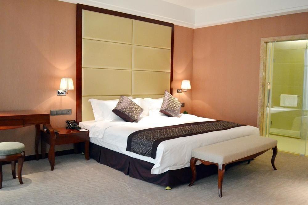 Wuhan Tianchimel Hotel Экстерьер фото