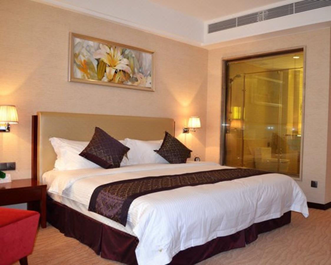 Wuhan Tianchimel Hotel Экстерьер фото