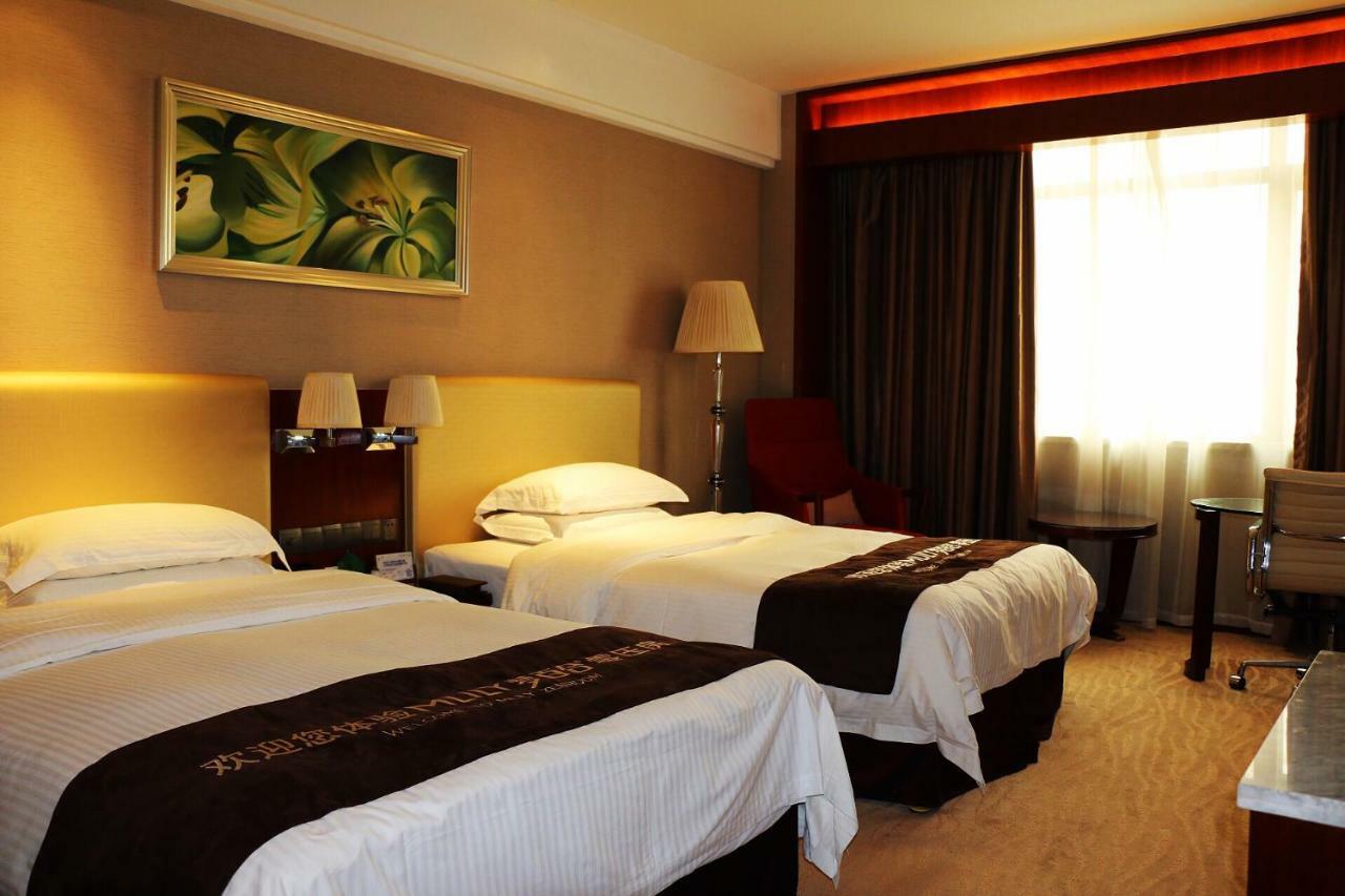 Wuhan Tianchimel Hotel Экстерьер фото