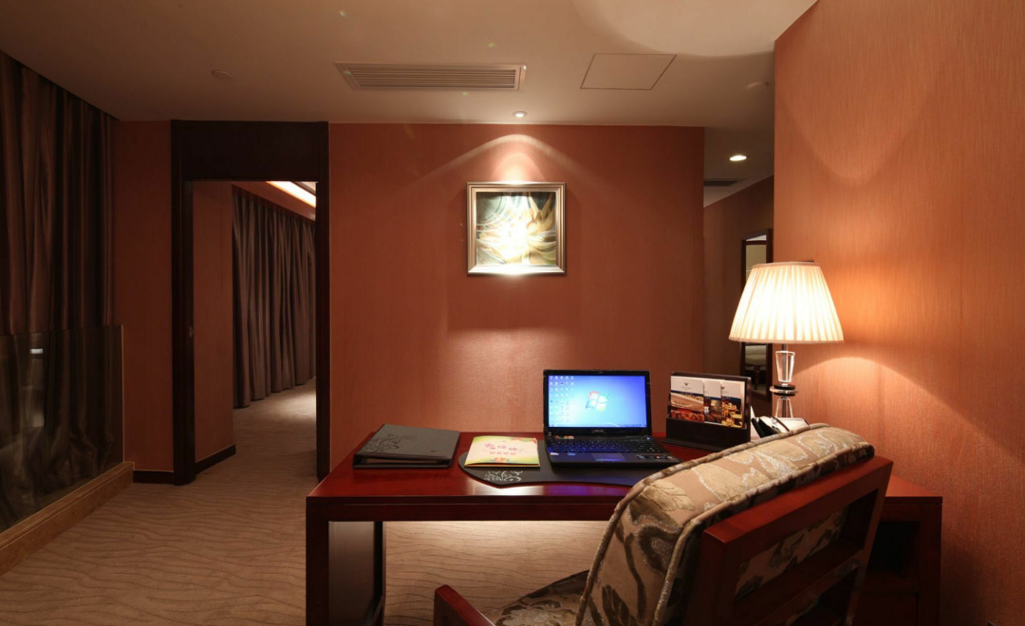 Wuhan Tianchimel Hotel Экстерьер фото